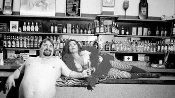 Esta sesión de fotos causó mucha polémica a inicios de siglo y le habría costado la carrera política al legislador.