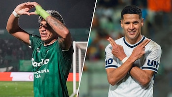Primer plano de dos futbolistas con camisetas de equipo; uno en verde haciendo un corazón con las manos, otro en blanco sonriendo y señalando con los dedos
