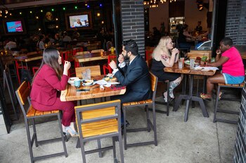 Mientra se come al aire