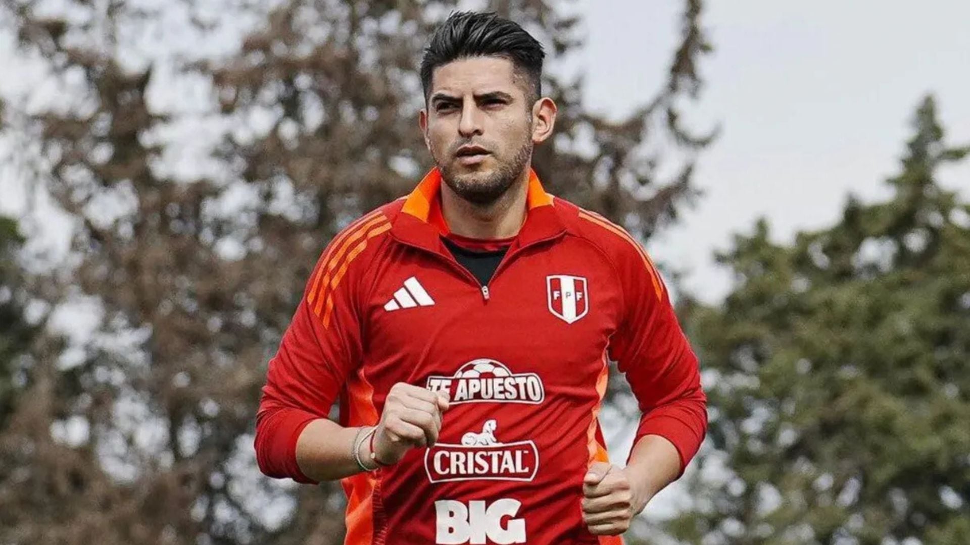 Carlos Zambrano aún cuenta con una posibilidad de seguir activo en la Liga 1 2026. - Crédito: FPF