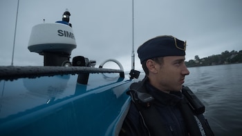 Las autoridades suecas abordan a