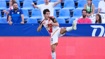 (Pre) Alavés y Rayo Vallecano quieren hacerse fuertes en casa ante el 'tocado' Valencia y el Espanyol