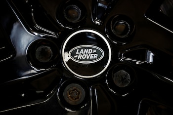 La campaña en Estados Unidos incluyó a unidades Land Rover Discovery fabricadas entre 2021 y 2025 (REUTERS/Piroschka van de Wouw)