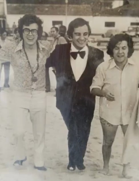 A ambos lados de la foto, Piero y José Tcherkaski, el autor de la letra de Mi viejo