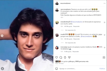 Captura de pantalla de una publicación de Instagram con el retrato de un hombre joven y una sección lateral de texto y comentarios