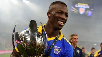 Luis Advíncula jugó los 90