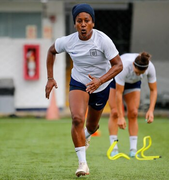 El equipo femenino de Alianza