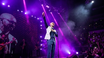 Abel Pintos brindó un show gratuito en Chaco y brilló en una noche histórica ante más de 250 mil personas