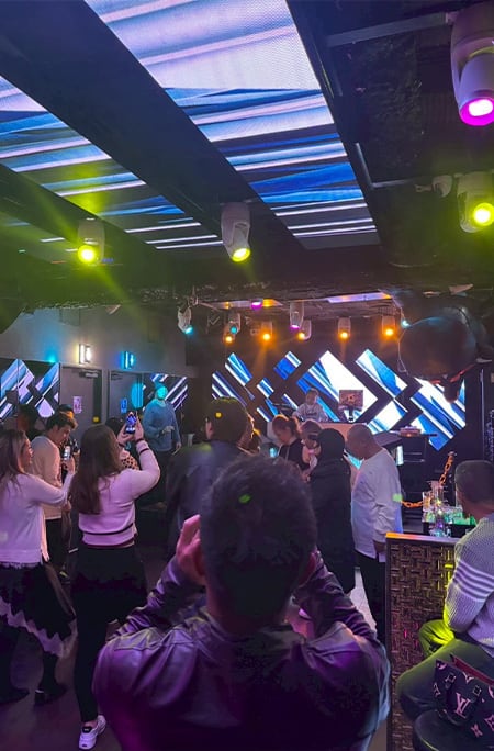 La joven explicó a Guinness World Records que las canciones del DJ sueco le devolvían energía cuando estaba triste (Guinness World Records)