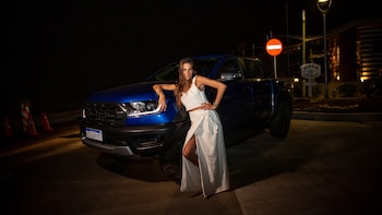 Juana Viale fue una de las invitadas VIP de Ford. En esta oportunidad, posando con la nueva Ranger Raptor