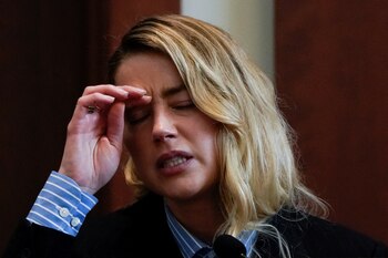 “Tiene que seguir trabajando a pesar de que sufre ataques de pánico, recuerdos difíciles del trauma, palpitaciones, manos sudorosas cuando piensa en ello”, dijo su psicóloga. REUTERS/Elizabeth Frantz/Pool