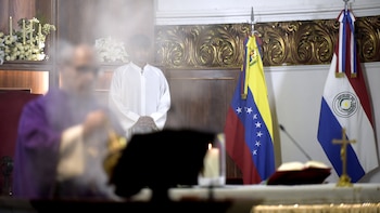 Terremotos en Venezuela: crónica de la misa porteña que reunió a los migrantes y en la que no alcanzaron los pañuelitos de papel