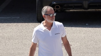 Felipe VI sorprende en Palma de Mallorca con un inusual doble movimiento antes de volver a navegar