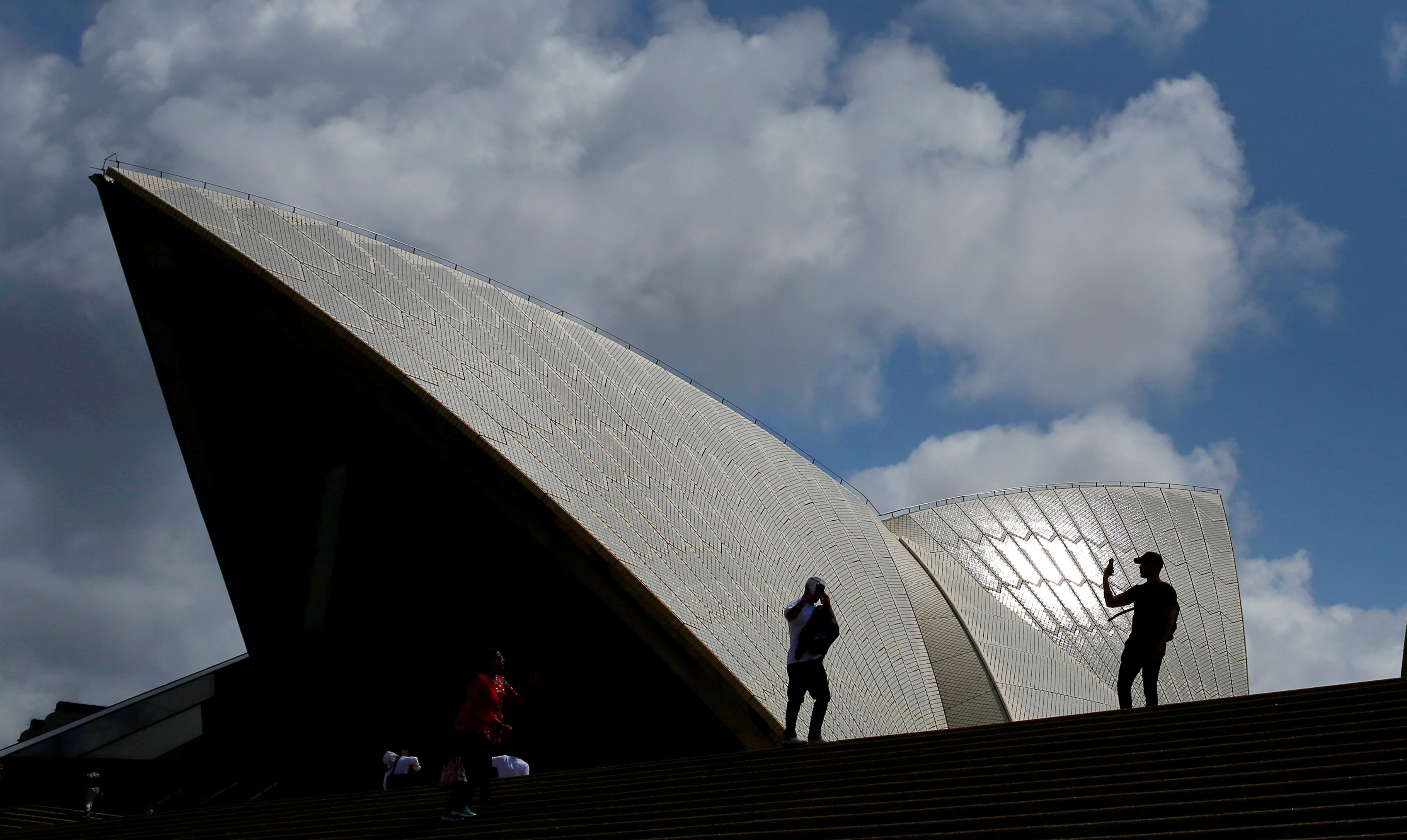 El aumento de la migración postpandemia y el encarecimiento del costo de vida intensificaron el debate sobre el control migratorio (REUTERS/Phil Noble/File Photo)
