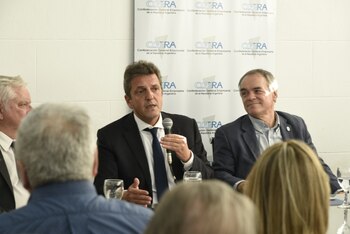 Massa se reunió con industriales