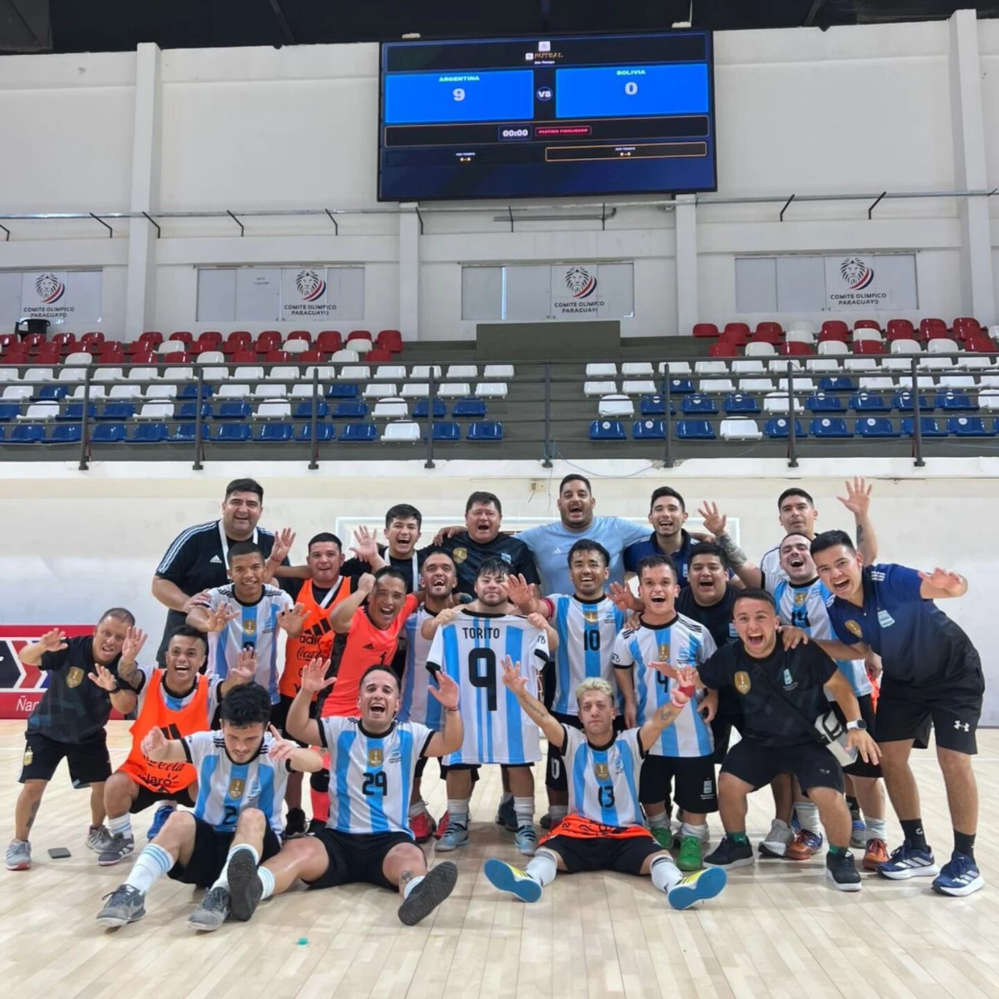 La selección argentina de talla baja le ganó 9-0 a Bolivia y se clasificó a la final de la Copa América (@tallabajaargentina)