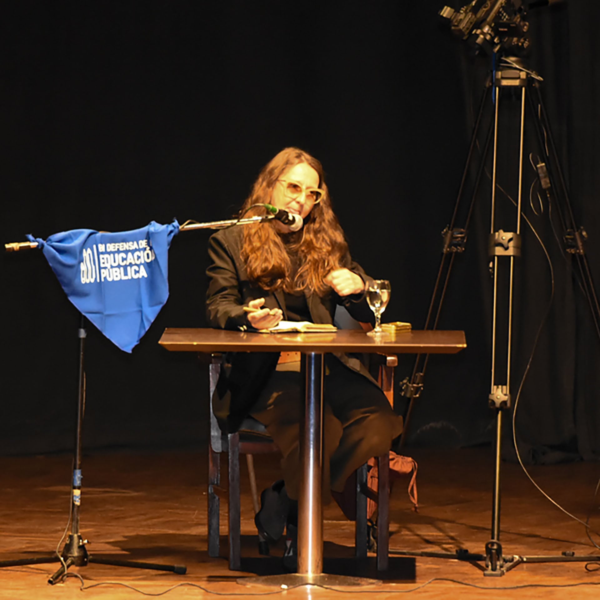 La cineasta pronunció la conferencia “Donde empiezan y terminan las cosas”, donde reflexionó sobre el lenguaje cinematográfico y el papel de lo colectivo en la creación artística