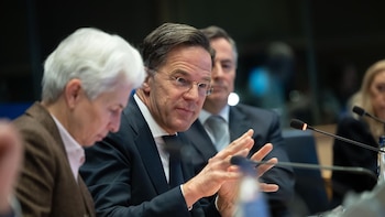 Rutte acordó con Trump "dos