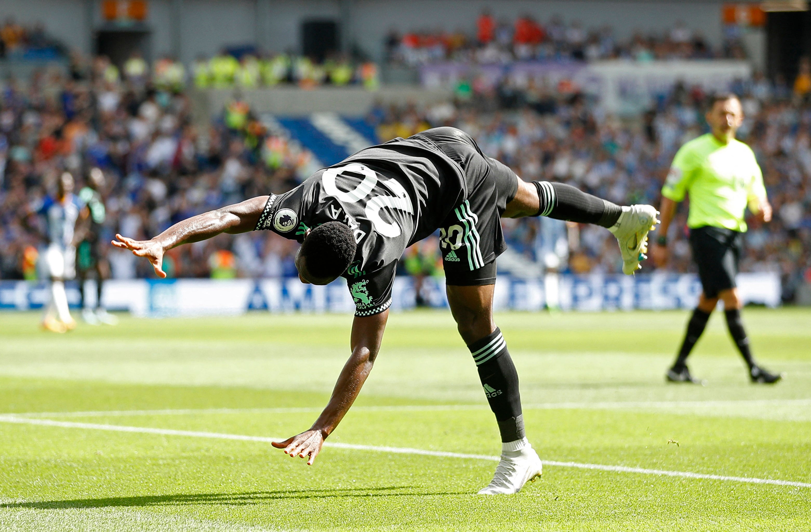 Patson Daka suele celebrar sus goles realizando piruetas (REUTERS/Peter Nicholls)