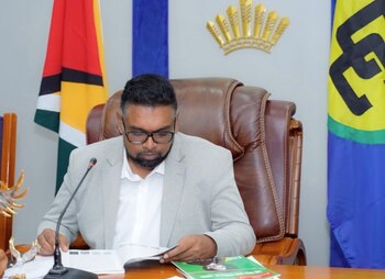 Imagen FU2HONZMVNFVBC7SX6R6LDESKU