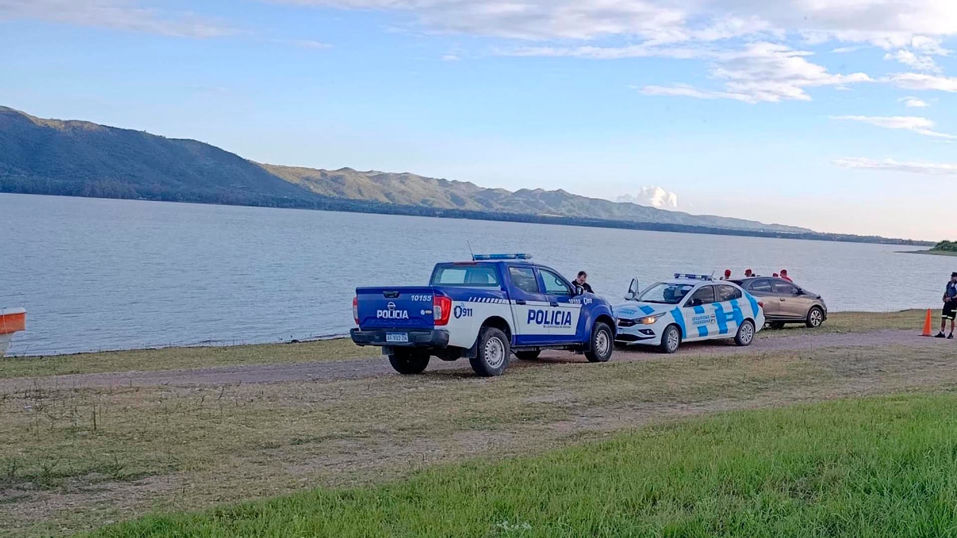 El Departamento de Unidades de Alto Riesgo (DUAR), dependiente de la Policía de Córdoba, recibió el aviso y acudió al sector de Puerto del Águila (Prensa Policía Departamental de Santa María, Córdoba)