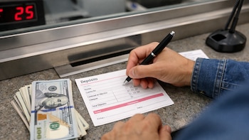 El sistema bancario panameño crece con más depósitos, pero el financiamiento a sectores clave pierde dinamismo