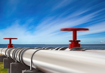 El plan de inversión aprobado contempla un desembolso total de 1.300 millones de dólares, superando el monto mínimo exigido para este tipo de proyectos dentro del RIGI (Imagen: Shutterstock)