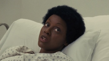 Zoe Saldaña, quien también compite