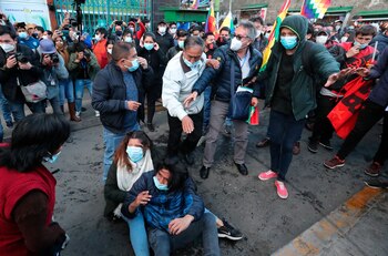 Un diputado opositor queda herido