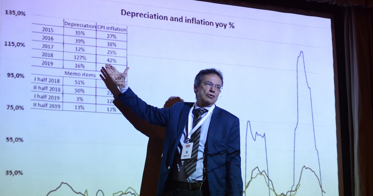 Economista de FIEL respalda las medidas cambiarias del Gobierno y prevé inflación más baja