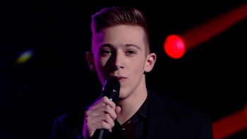 Iván Papetti cantó “The Way