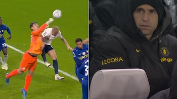 El insólito gol en contra que se hizo el arquero del Chelsea que reemplazó al Dibu Martínez tras su operación: la imagen del argentino en la tribuna
