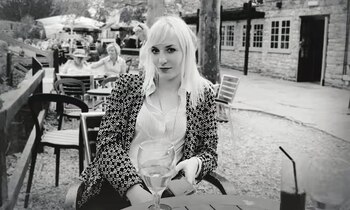 Hannah Jane Parkinson es periodista