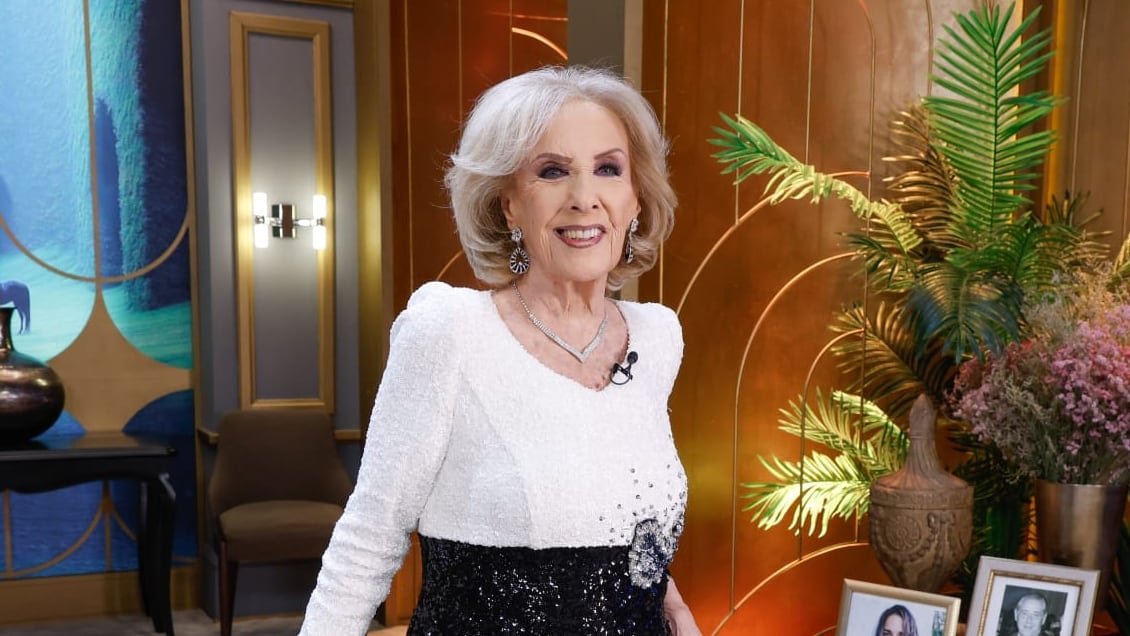 Mirtha Legrand brilló con vestido plateado y celebró su Martín Fierro 2026
