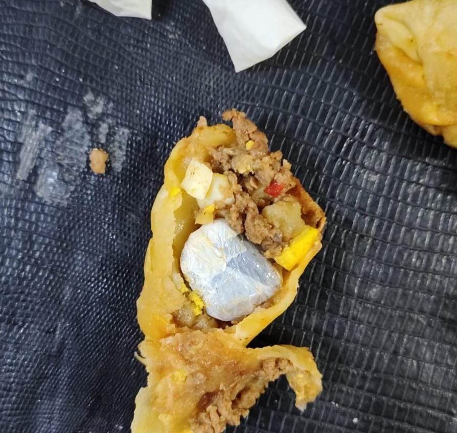 Un hombre intentó pasar droga oculta en empanadas en una comisaría de Santa Cruz