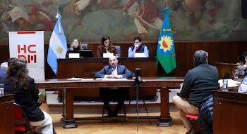 El secretario de Seguridad de Morón, Daniel Cardoso, en representación del Gobierno municipal en la interpelación