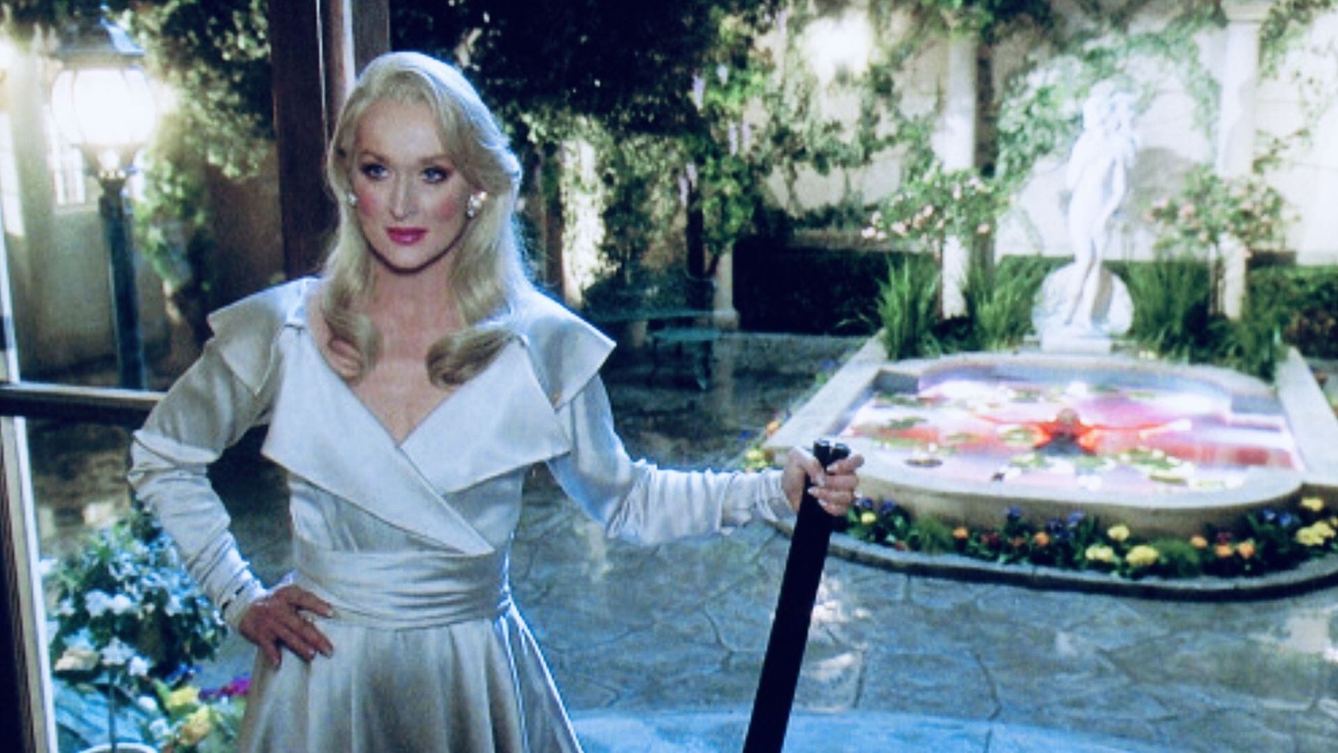 Meryl Streep tuvo que hacer un agujero del tamaño de su automovil para ponerse salvo.
(Universal Pictures)