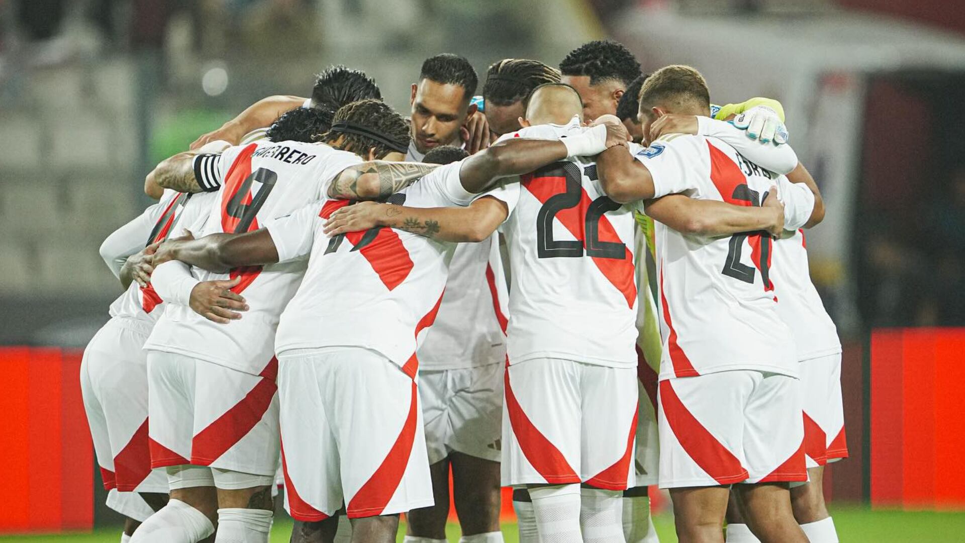 La selección peruana se encuentra en el penúltimo lugar de las Eliminatorias Sudamericanas con 12 puntos, a seis del repechaje. - créditos: FPF