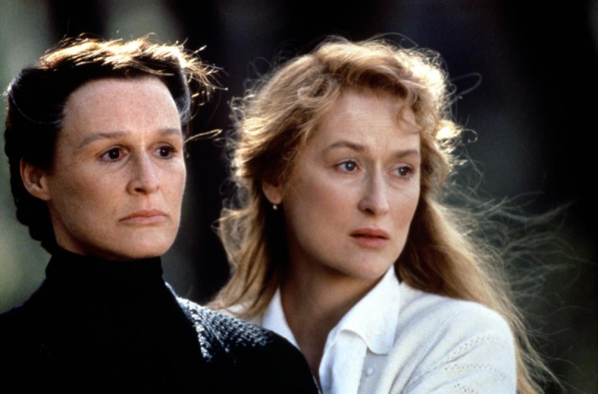 Meryl Streep (como Clara del Valle) y Glenn Close (como Férula) en