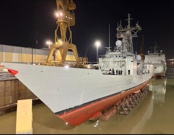 15/09/2026 Una fragata de la Armada en uno de los astilleros de la Bahía de Cádiz para su mantenimiento.
POLITICA
ARMADA