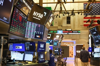 Sesión en Wall Street. Casi el 80% de las empresas del S&P 500 que presentaron resultados del primer trimestre superaron las estimaciones de los analistas. (EFE/Sarah Yenesel/archivo)