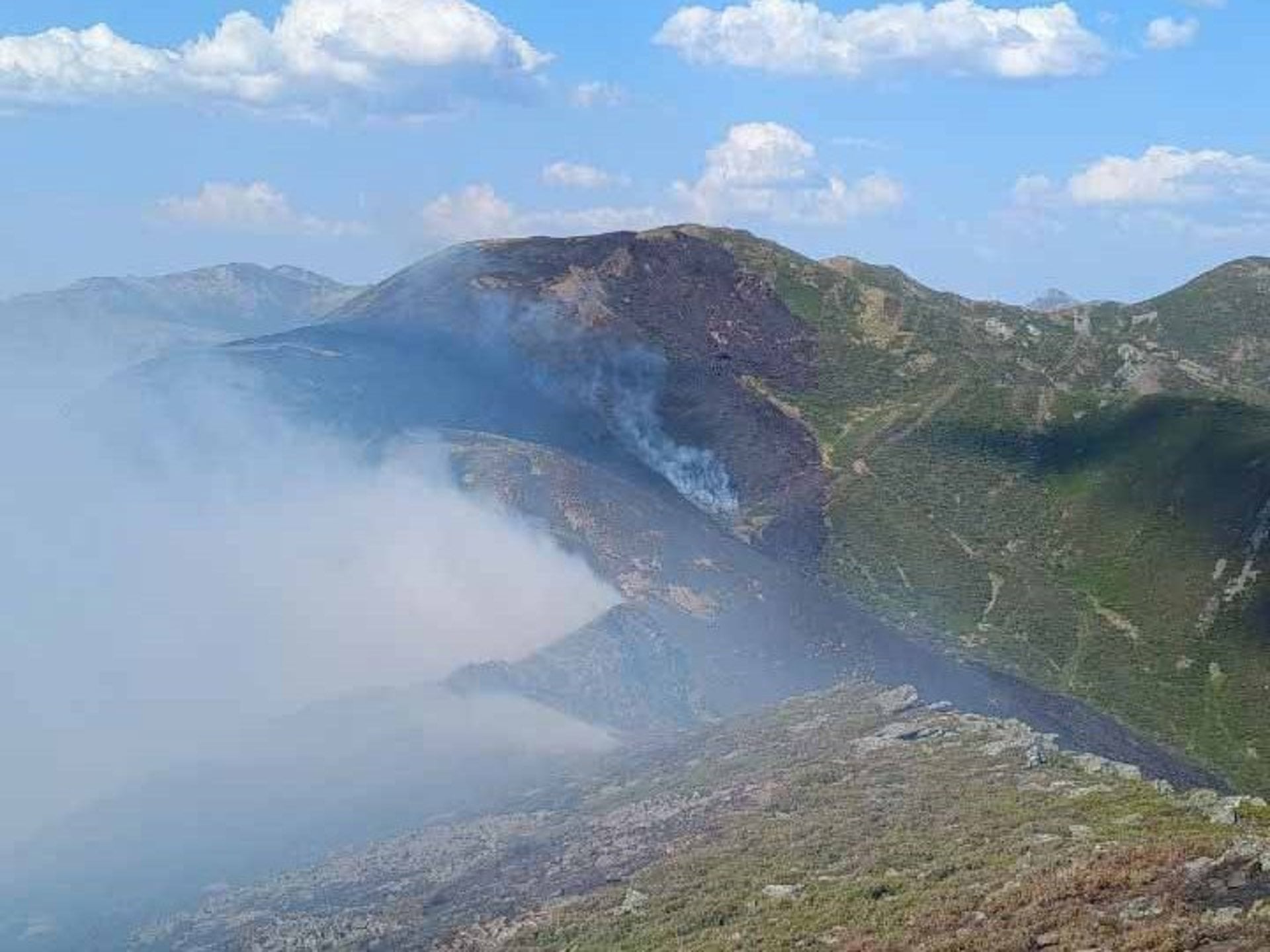 La Fiscalía pide 4 años de prisión y multas para los dos acusados de provocar un incendio forestal en Llanera (Asturias)