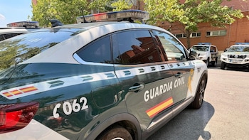La Guardia Civil detiene al presunto autor de robos en el interior de vehículos en Benacazón