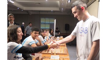 Después de ocho años, un ajedrecista de élite pasó por la Argentina: los detalles de la visita de Hayk Martirosyan, la nueva estrella armenia