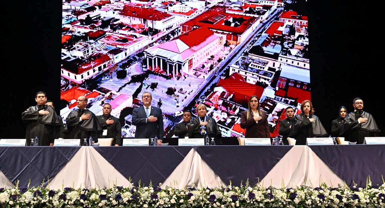 La ceremonia de presentación del TSE se realizó en la Gran Sala Efraín Recinos con la asistencia de funcionarios, autoridades estatales y cooperación internacional. (Cortesía: Órgano Legislativo)