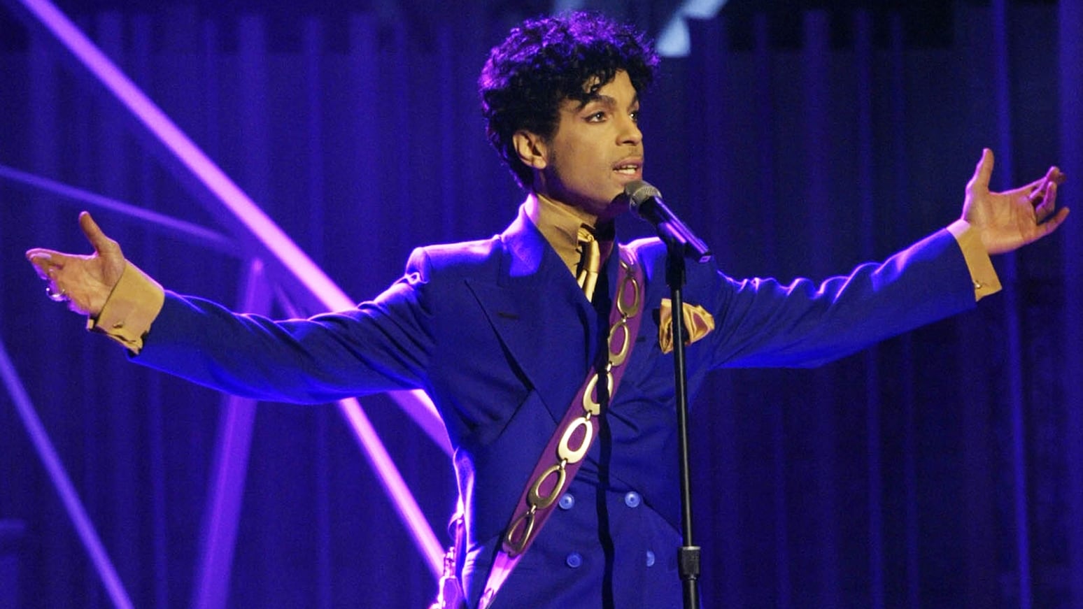 La figura de Prince sigue siendo referente en el rock, funk y pop por su apuesta por la creatividad auténtica tras ‘Purple Rain’ (AP Photo/Kevork Djansezian, File)