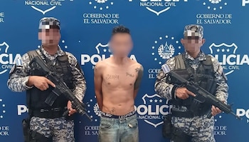 Las autoridades señalaron a Walter Alexander T. como miembro de la pandilla 18 Sureños y lo identificaron como soldado de esa estructura criminal. (Cortesía: PNC de El Salvador)