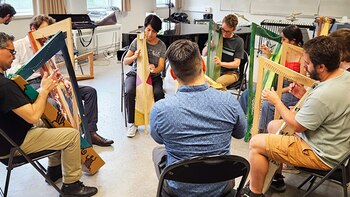 Alumnos de la UNAM tocaron