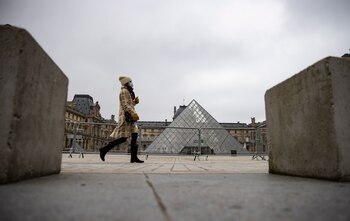 El Museo del Louvre en