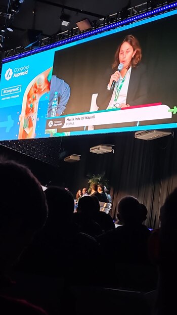 Di Nápoli, en una pantalla